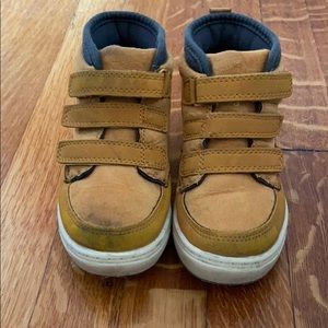 Used OshKosh faux suede boys boots, sz 10